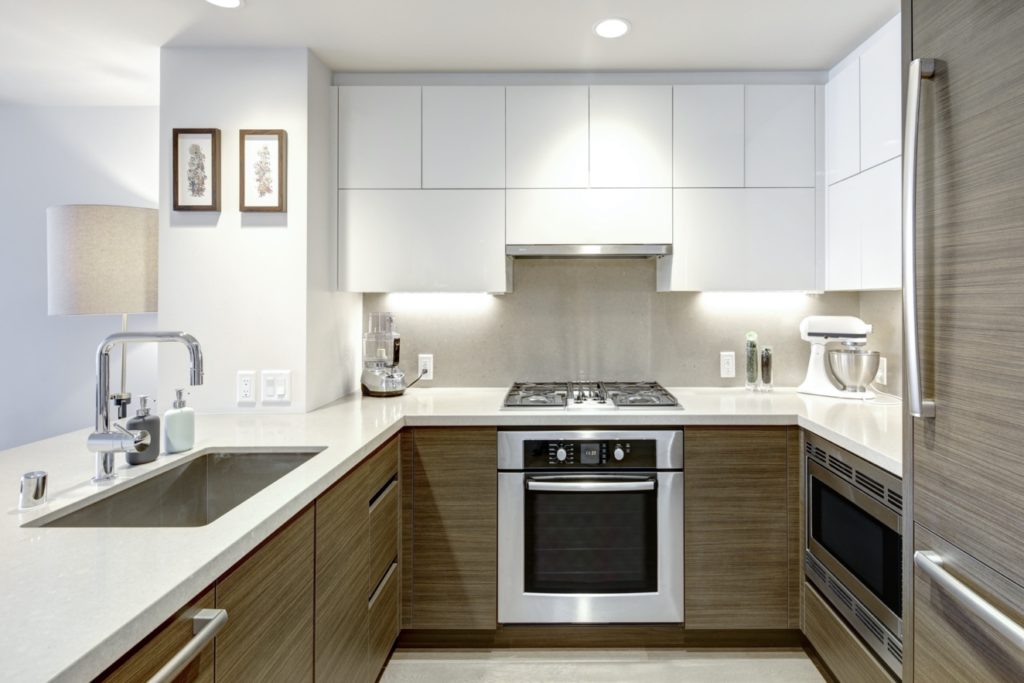 White kitchen countertops