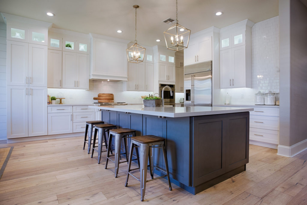 White kitchen cabinets