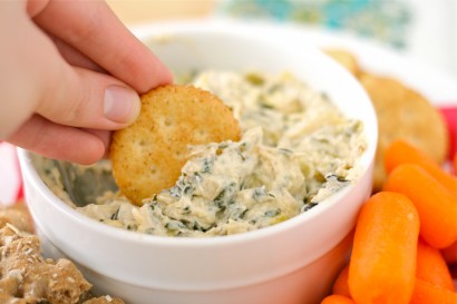 Warm Kale & Artichoke Dip