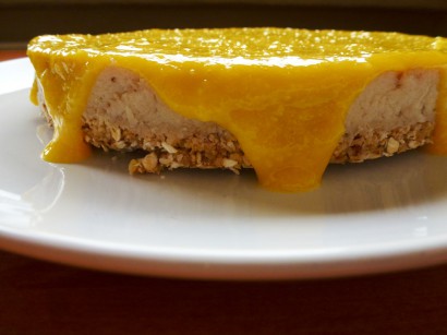 Banana Cheesecake with Mango Sauce