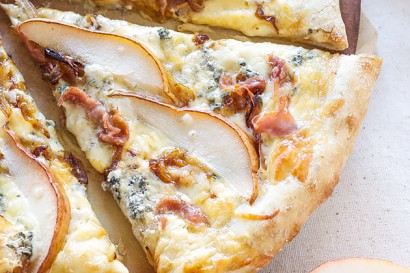 Pear, Prosciutto and Gorgonzola Pizza