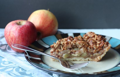 Caramel Apple Streusel Pie