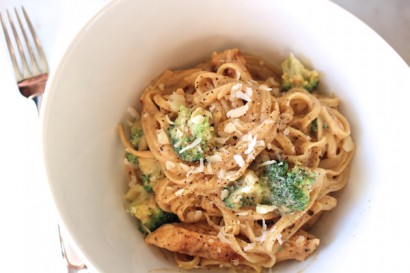 Fettuccine Alfredo With Blackened Chicken