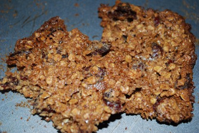 Crunchy Vanilla, Cinnamon, and Cranberry Granola Bars