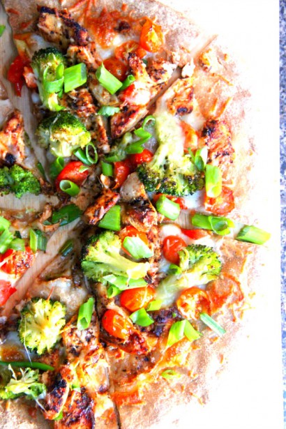 Vegetable & Grilled Chicken Pizza