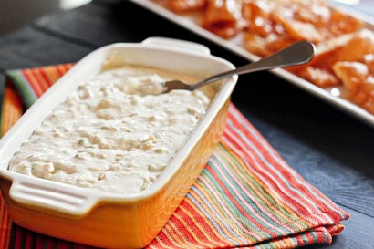 Crab Rangoon Dip with Wonton Chips