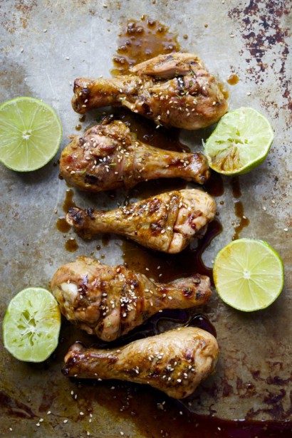 Drumsticks with Sriracha and Honey Lime Sauce