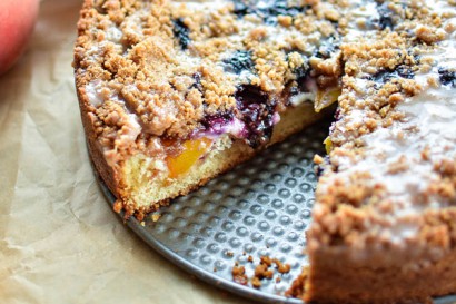 Blueberry and Peach Crumble Cake