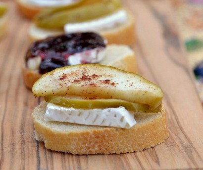 Skinny Fruit & Brie Canapé