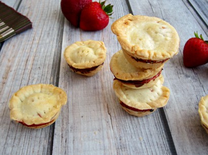 Strawberry Pie Bites